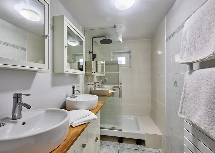 Entre Histoire Et Marais - Proche *